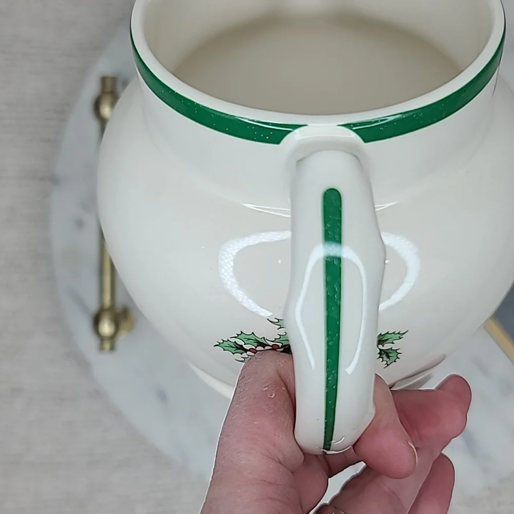 Spode Christmas Tree Mint Vintage Collectible Holiday 24oz Ceramic Jug/Pitcher